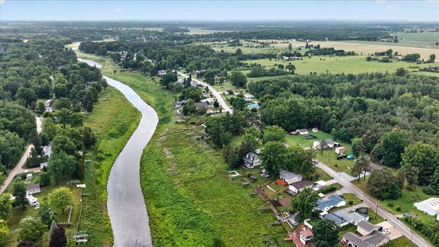 1043 Mckimmy Drive, Beaverton, MI 48612