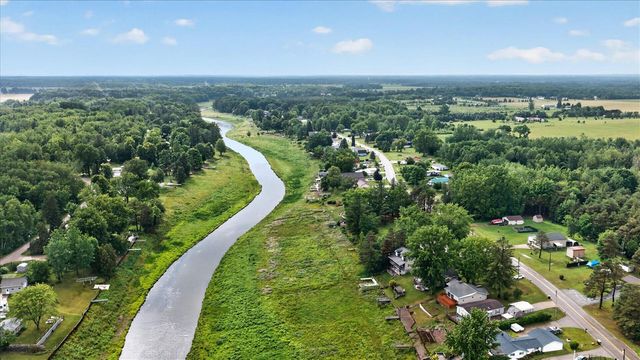 1043 Mckimmy Drive, Beaverton, MI 48612