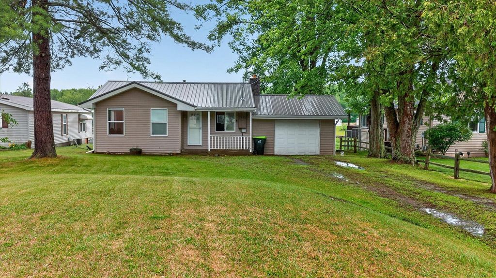 1043 Mckimmy Drive, Beaverton, MI 48612