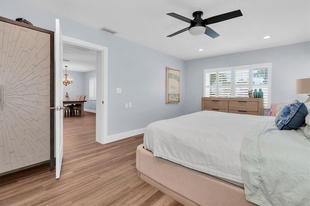 528 77TH AVENUE, St Pete Beach, FL 33706