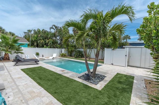 528 77TH AVENUE, St Pete Beach, FL 33706