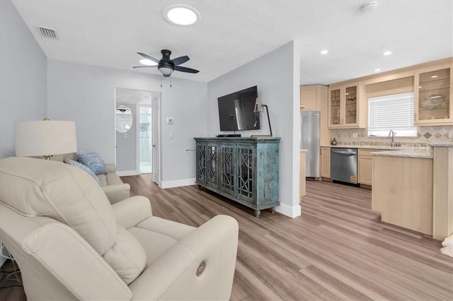 528 77TH AVENUE, St Pete Beach, FL 33706
