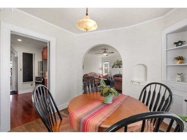 7024 N ALBINA Ave N, Portland, OR 97217