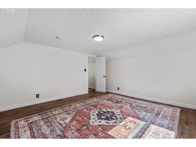 7024 N ALBINA Ave N, Portland, OR 97217