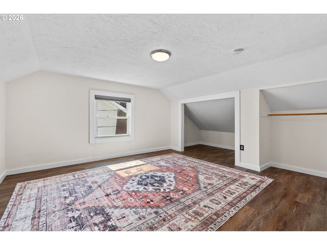 7024 N ALBINA Ave N, Portland, OR 97217