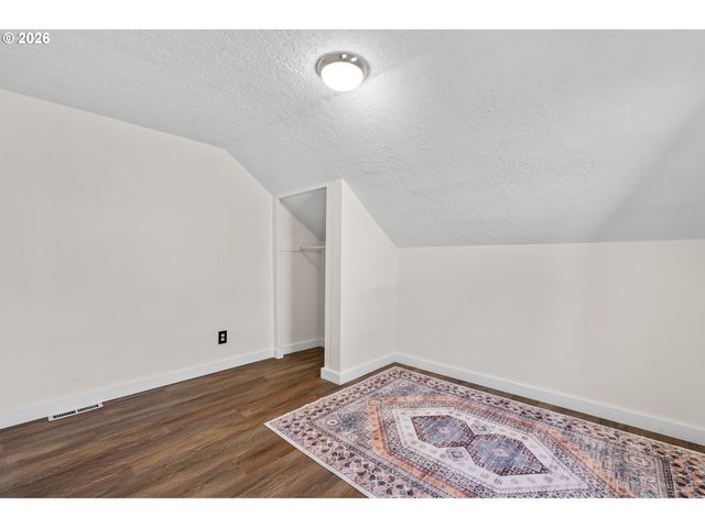 7024 N ALBINA Ave N, Portland, OR 97217