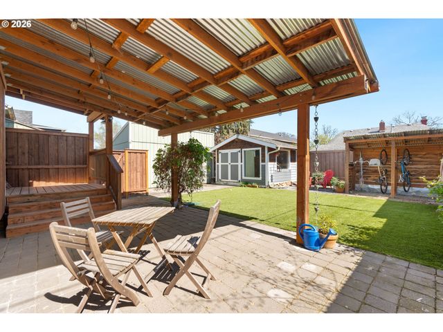 7024 N ALBINA Ave N, Portland, OR 97217