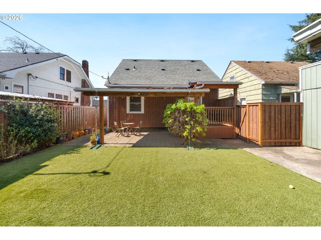 7024 N ALBINA Ave N, Portland, OR 97217