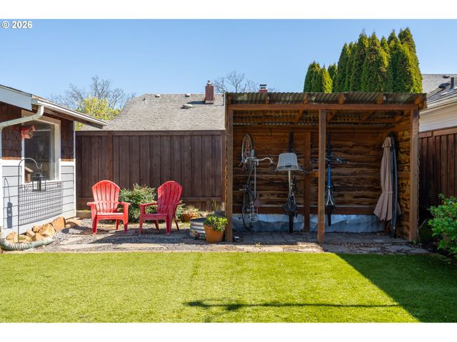 7024 N ALBINA Ave N, Portland, OR 97217