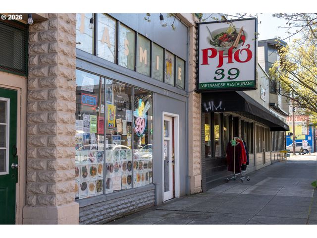 7024 N ALBINA Ave N, Portland, OR 97217