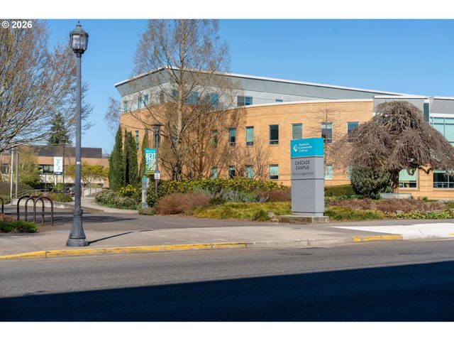 7024 N ALBINA Ave N, Portland, OR 97217