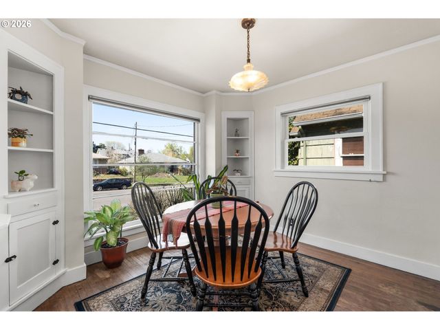 7024 N ALBINA Ave N, Portland, OR 97217