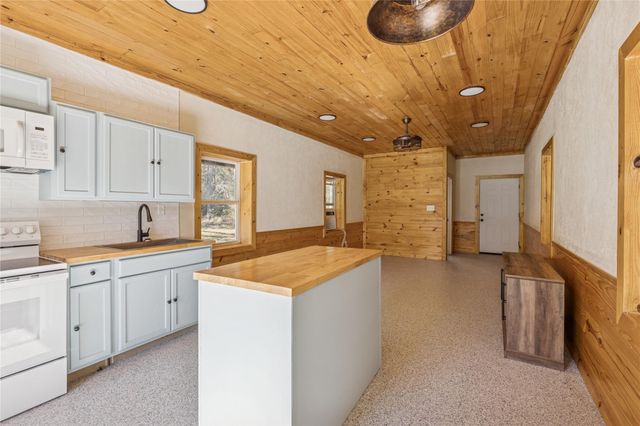 118 Roosevelt Street, Shepherd, TX 77371