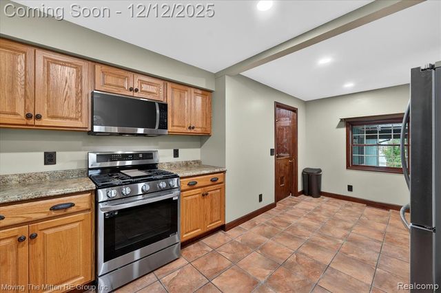 30760 Bayview Drive, Gibraltar, MI 48173