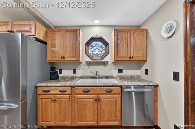 30760 Bayview Drive, Gibraltar, MI 48173