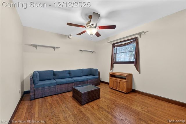 30760 Bayview Drive, Gibraltar, MI 48173