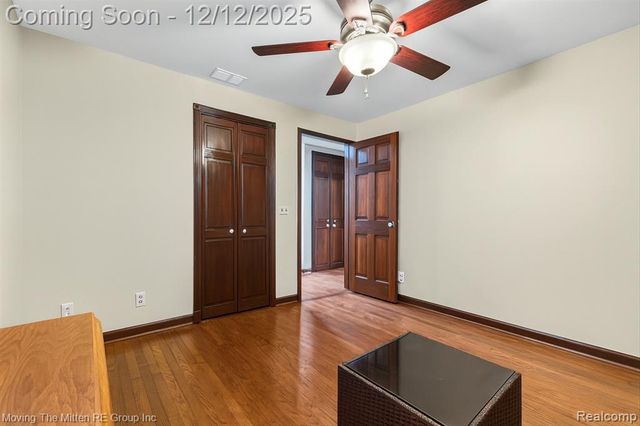 30760 Bayview Drive, Gibraltar, MI 48173