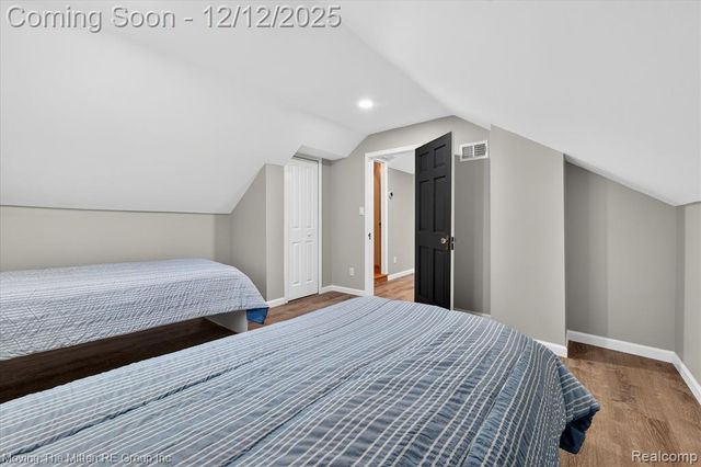 30760 Bayview Drive, Gibraltar, MI 48173