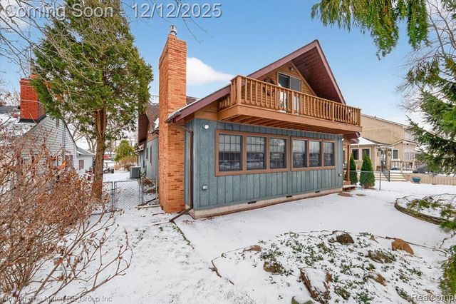 30760 Bayview Drive, Gibraltar, MI 48173