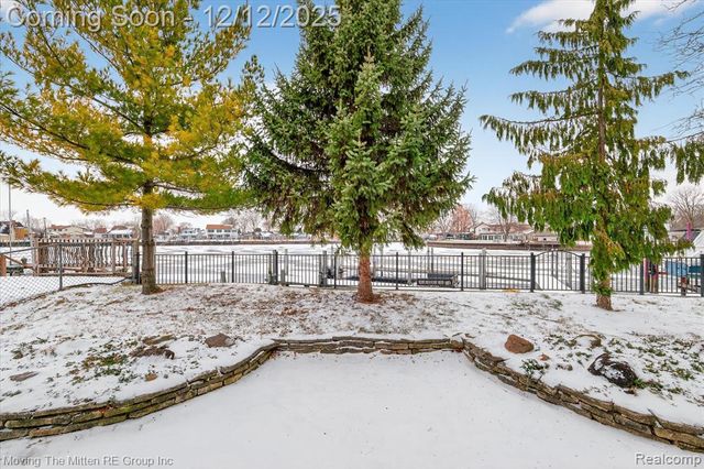 30760 Bayview Drive, Gibraltar, MI 48173