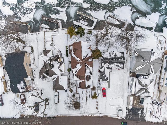 30760 Bayview Drive, Gibraltar, MI 48173