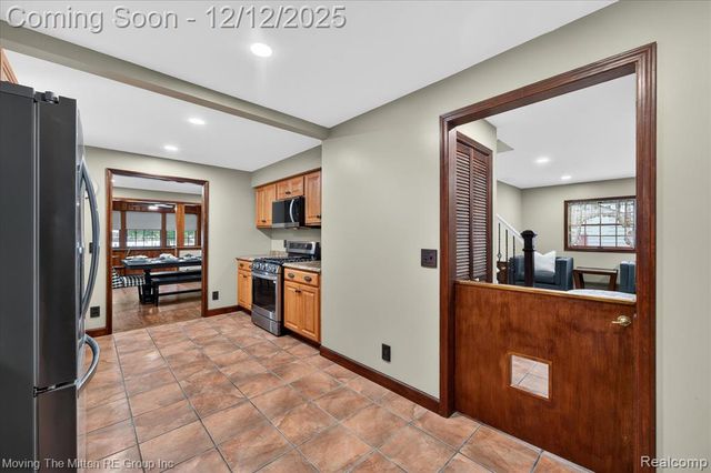 30760 Bayview Drive, Gibraltar, MI 48173