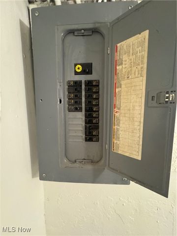 2442 Newton Street, Akron, OH 44305