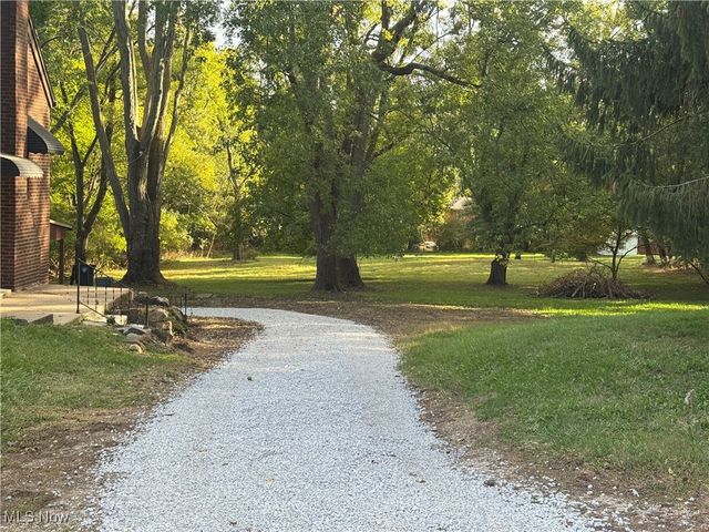 2442 Newton Street, Akron, OH 44305