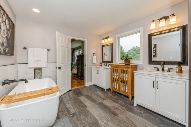 603 Arlington Parkway, Sleepy Hollow, IL 60118