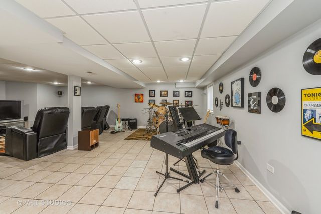 603 Arlington Parkway, Sleepy Hollow, IL 60118