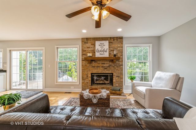 603 Arlington Parkway, Sleepy Hollow, IL 60118