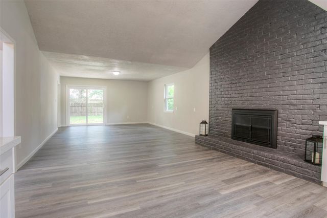 24605 Camwood Ct Road, Huntsville, TX 77320