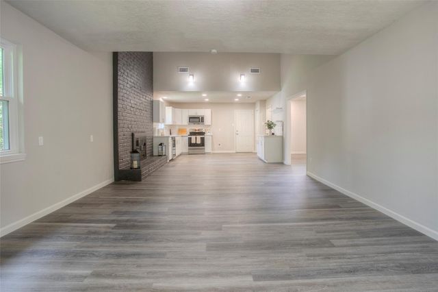 24605 Camwood Ct Road, Huntsville, TX 77320