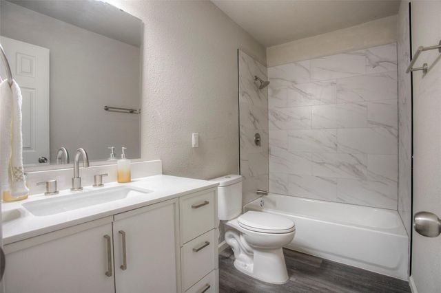 24605 Camwood Ct Road, Huntsville, TX 77320