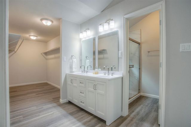 24605 Camwood Ct Road, Huntsville, TX 77320