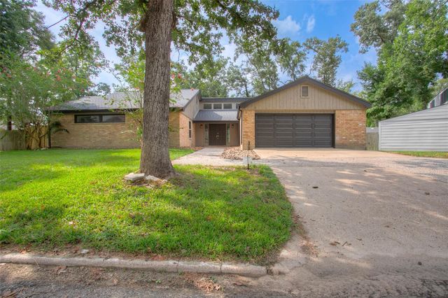 24605 Camwood Ct Road, Huntsville, TX 77320