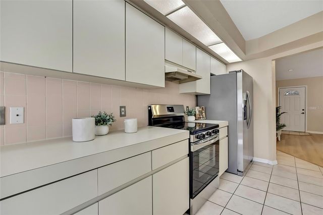 6071 ZIRKELS CIRCLE, Brooksville, FL 34604