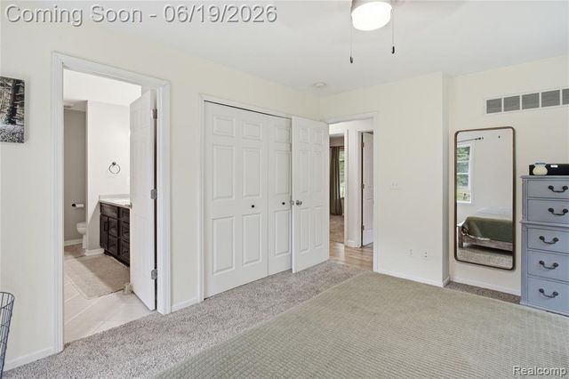 5739 Suntar Valley Drive, Fowlerville, MI 48836