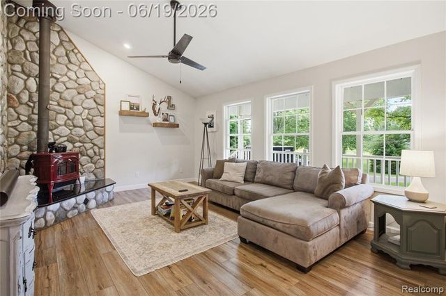 5739 Suntar Valley Drive, Fowlerville, MI 48836