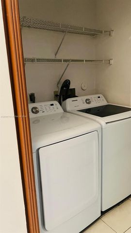 7394 NW 34th St, Lauderhill, FL 33319