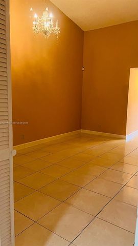 7394 NW 34th St, Lauderhill, FL 33319