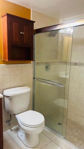 7394 NW 34th St, Lauderhill, FL 33319