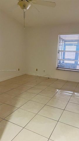 7394 NW 34th St, Lauderhill, FL 33319