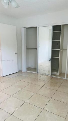 7394 NW 34th St, Lauderhill, FL 33319
