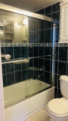 7394 NW 34th St, Lauderhill, FL 33319