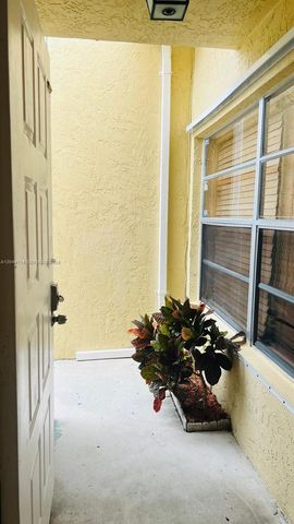 7394 NW 34th St, Lauderhill, FL 33319