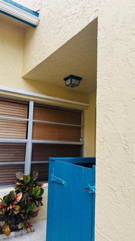 7394 NW 34th St, Lauderhill, FL 33319