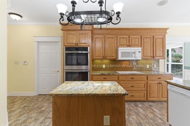 166 Steep Hollow, Hattiesburg, MS 39402