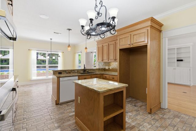 166 Steep Hollow, Hattiesburg, MS 39402