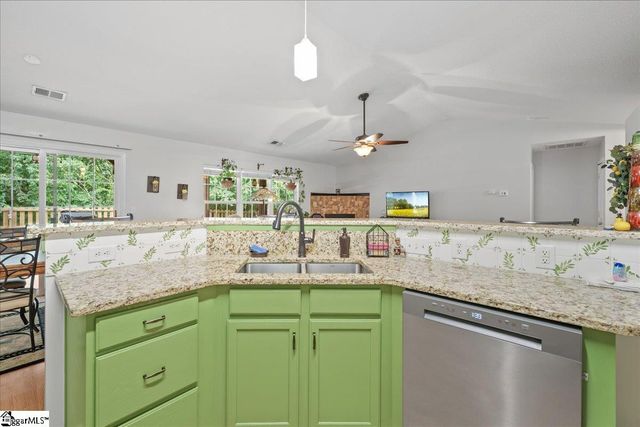 658 Timber Walk Drive, Simpsonville, SC 29681